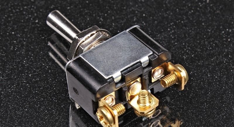 Тумблер 3 положения, 3 контакта