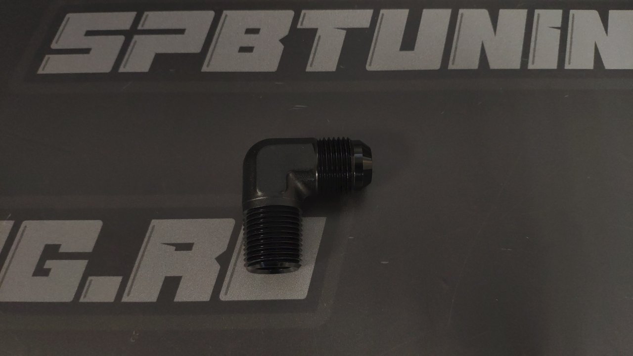 Фитинг AN10 - 1/2" NPT 90°, черный