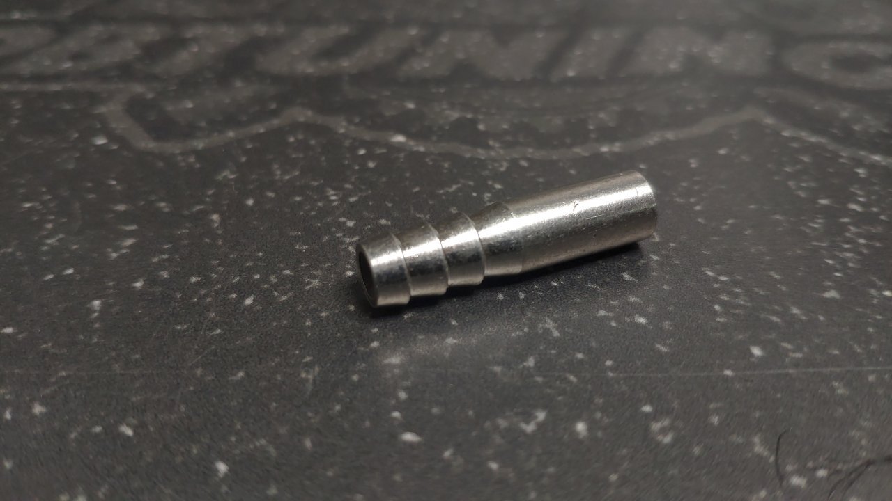 Адаптер вварной под шланг 8мм алюминий