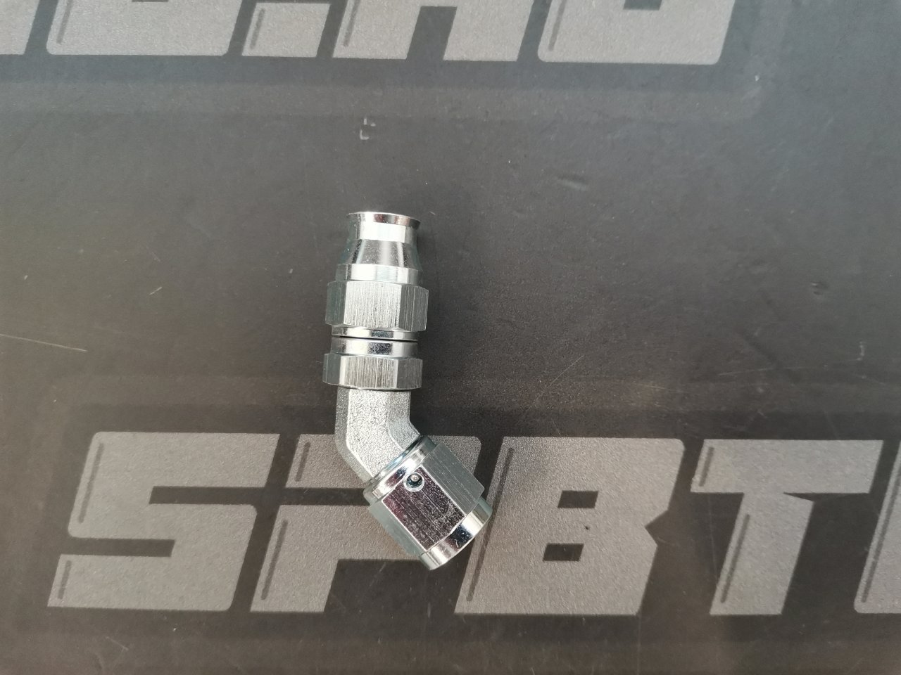 Фитинг AN4 45° под тефлоновый шланг, сталь BLACKROCK LAB