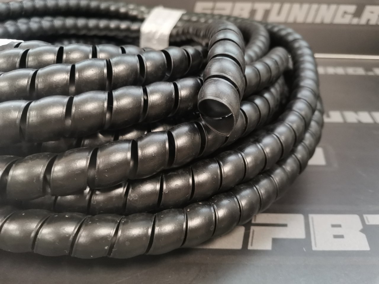 Тюбинг спираль 16 мм, полипропилен, черный (защита шланга)