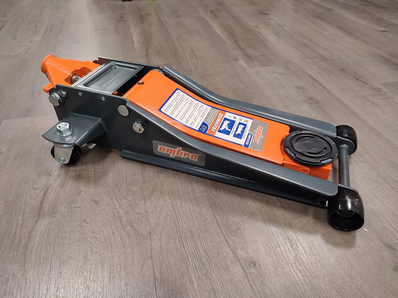 Домкрат подкатной 3т 75-505мм с низким подхватом OMBRA