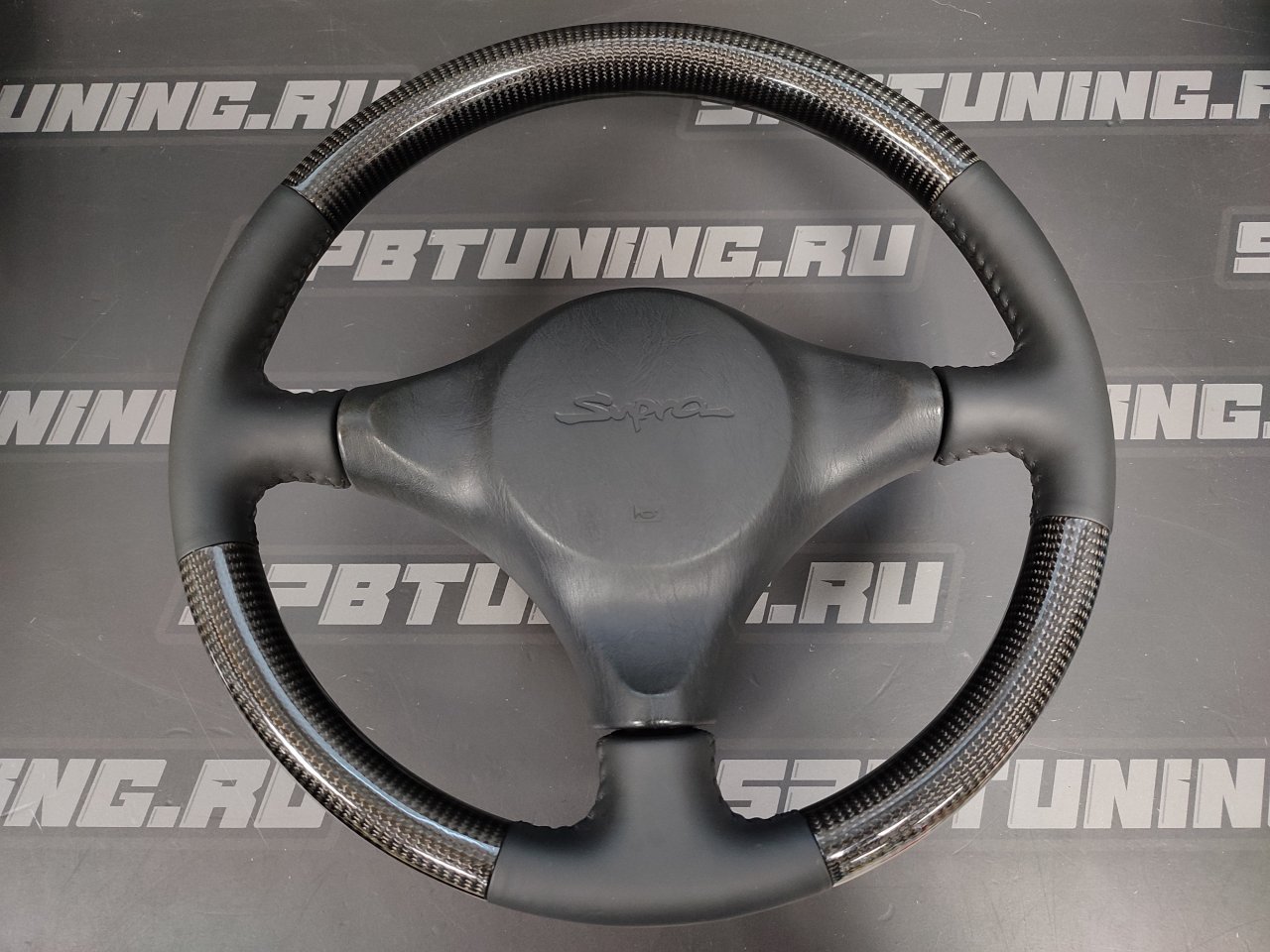 Руль с карбоновыми вставками Toyota Supra оригинал б/у