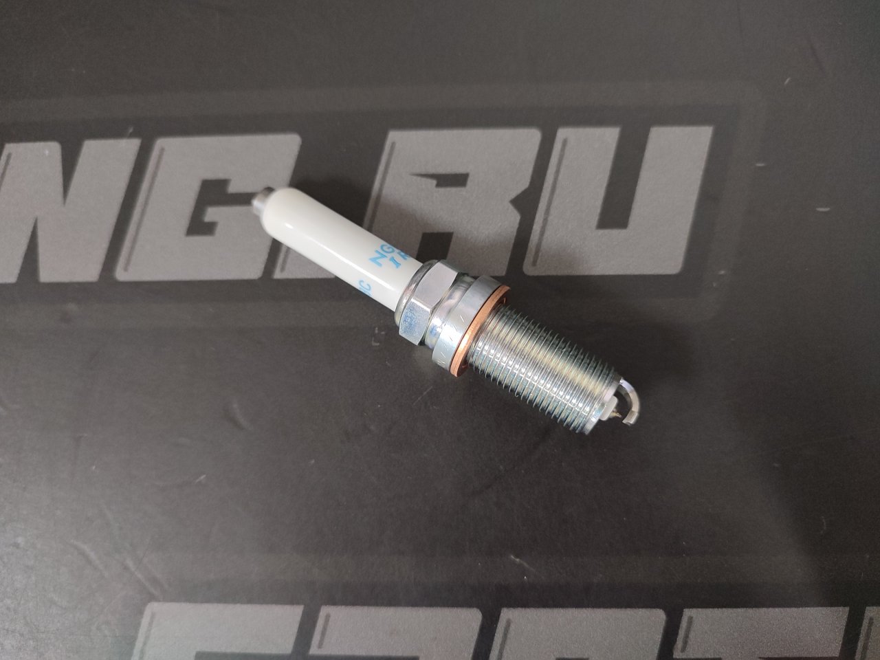 Свечи зажигания NGK 8ки для VAG