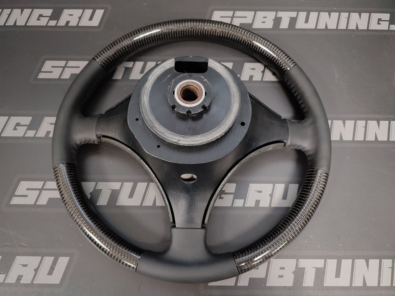 Руль с карбоновыми вставками Toyota Supra оригинал б/у