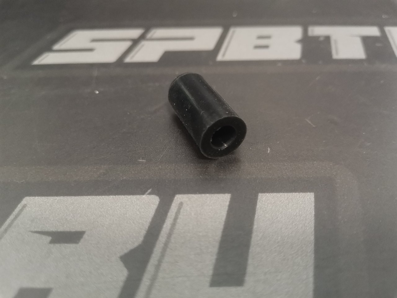 Заглушка силиконовая черная 8мм