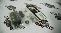 Проставка под капот - черная