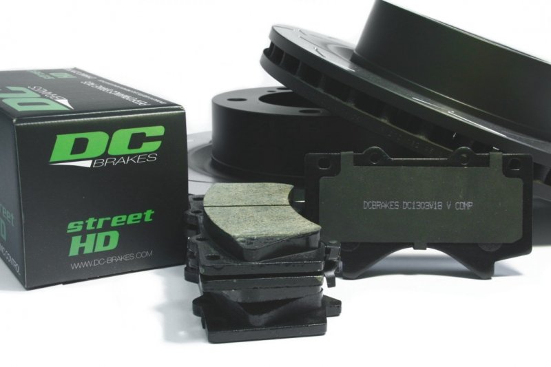 КОМПЛЕКТ ПЕРЕДНИЙ: Тормозные диски DBA 42722S T3 + колодки  DC brakes sHD Toyota  LC200,Lexus LX570