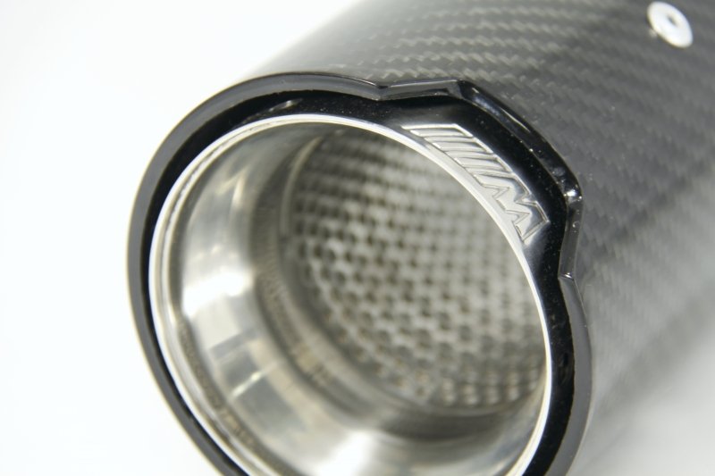 Насадка на глушитель, дизайн M Performance, карбон, D посадочный 62 мм / D наруж 90 мм крепеж винтом