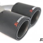 Насадка на глушитель, двойная, AKRAPOVIC карбон, D посадочный 63 мм / наруж 90 мм, ПРАВ.