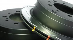 КОМПЛЕКТ ЗАДНИЙ:Тормозные диски DBA 42723S T3+колодки DC brakes sHD Toyota  LC 200, Lexus LX570,450D