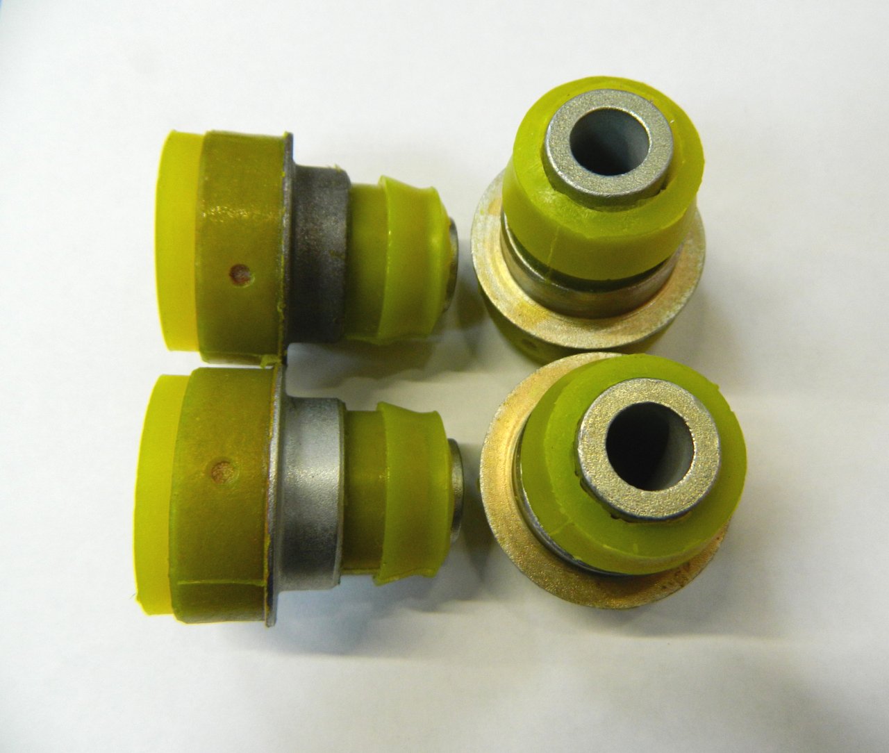 Комплект сайлентблоков переднего верхнего рычага Nissan Skyline r32-34(Скрипуны) 2-06-567