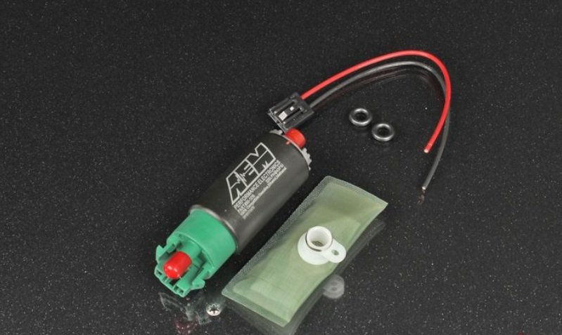 Насос топливный AEM 320 л/ч с установочным комплектом для EVO X / STi GRB / R35 GT-R / BR-Z (с крючками)(бензин, этанол E100, метанол M100)