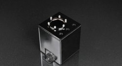 Бак топливный, 2 л, вход - AN6, выход - AN6, с отверстием для насоса 044, алюминиевый, черный