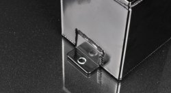 Бак топливный, 2 л, вход - AN6, выход - AN6, с отверстием для насоса 044, алюминиевый, черный