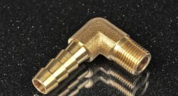 Фитинг под шланг 8 мм - 1/8" 90°