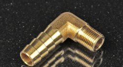 Фитинг под шланг 10 мм - 1/8" 90°