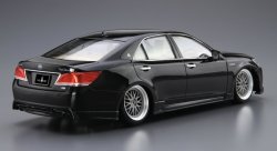 Сборная модель TOYOTA CROWN ROYALSALOON G '12 VLENE AWS210 Aoshima