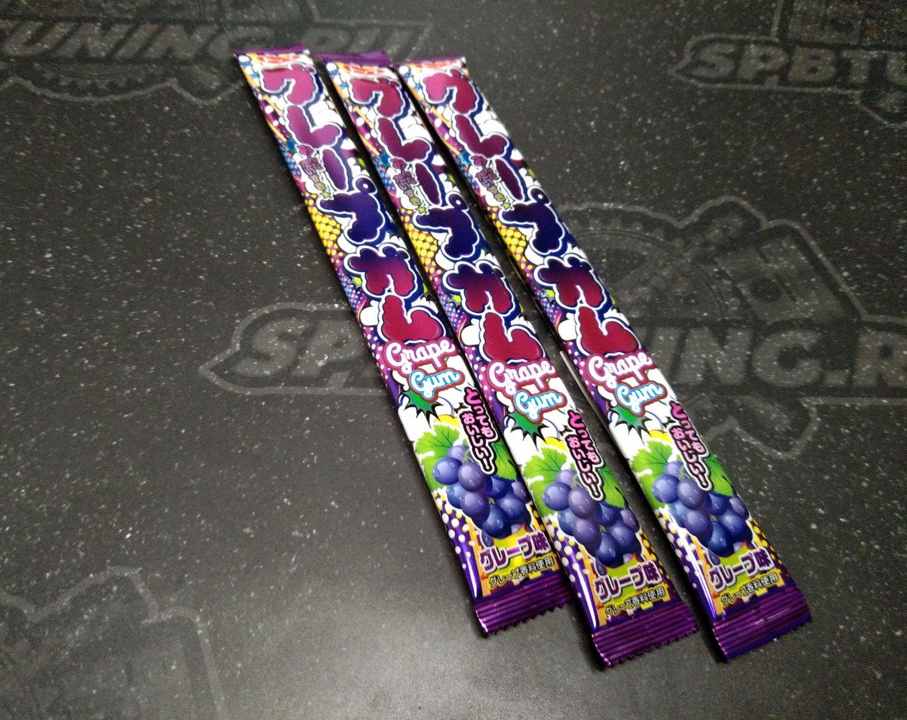 Top Seika Содовая жевательная резинка-тянучка, со вкусом винограда, 17 гр.