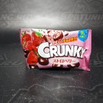 Шоколадное драже Crunky с клубничной начинкой, Lotte,  32 гр.