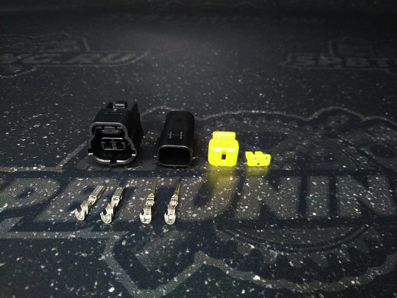 Коннектор папа-мама негерметичный черный 2 пина