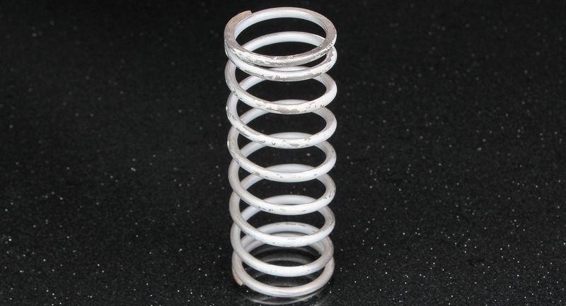 Пружина перепускного клапана (Блоу Офф / Blow Off) TIAL, Kamak 50 mm 0.62 Bar / 9 psi белая