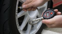 Манометр для шин электронный Motamec 0-60 psi.