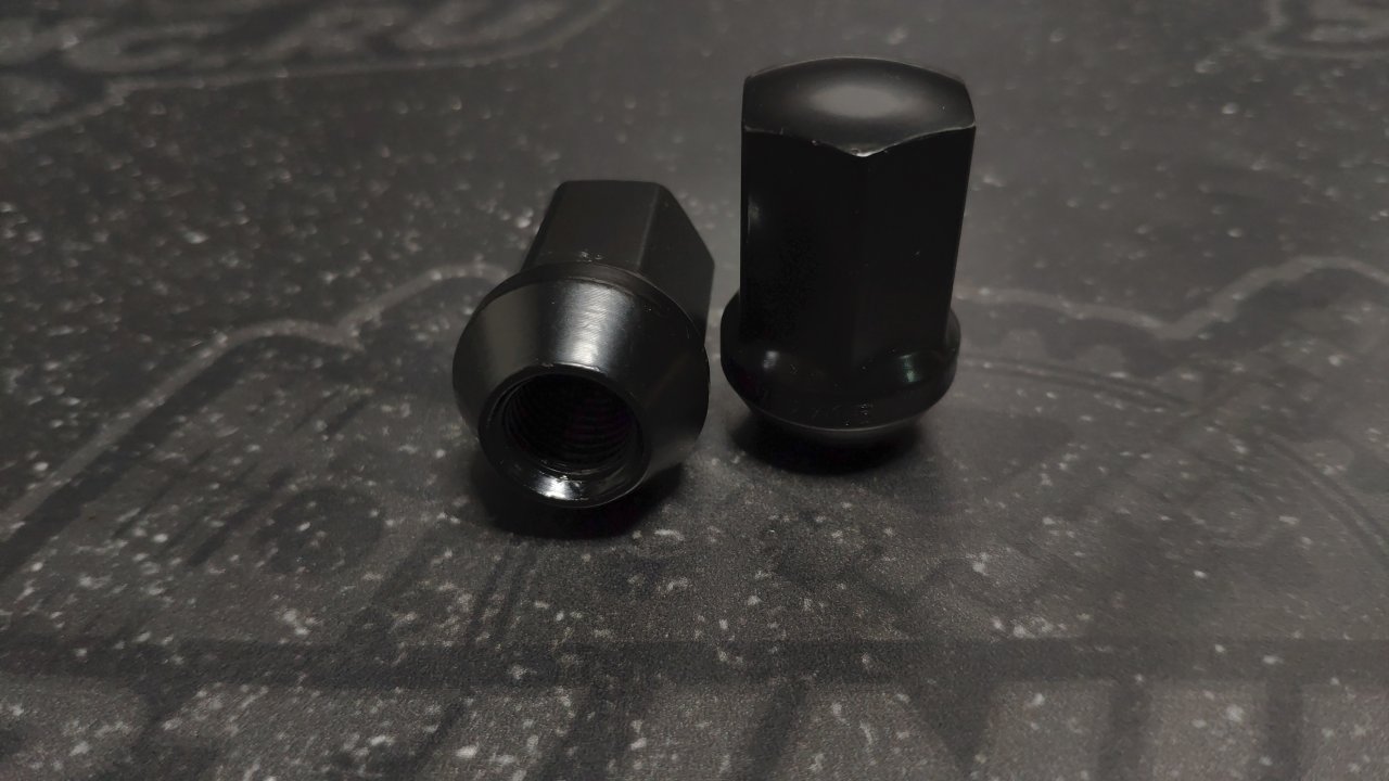 Гайки колесные M12X1,5 высота 35 мм, под ключ 19мм, черные 