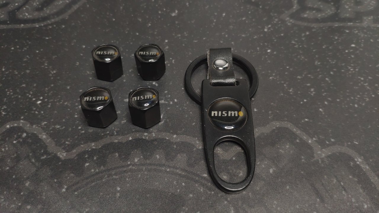 Сувенирные ниппельные колпачки Nismo