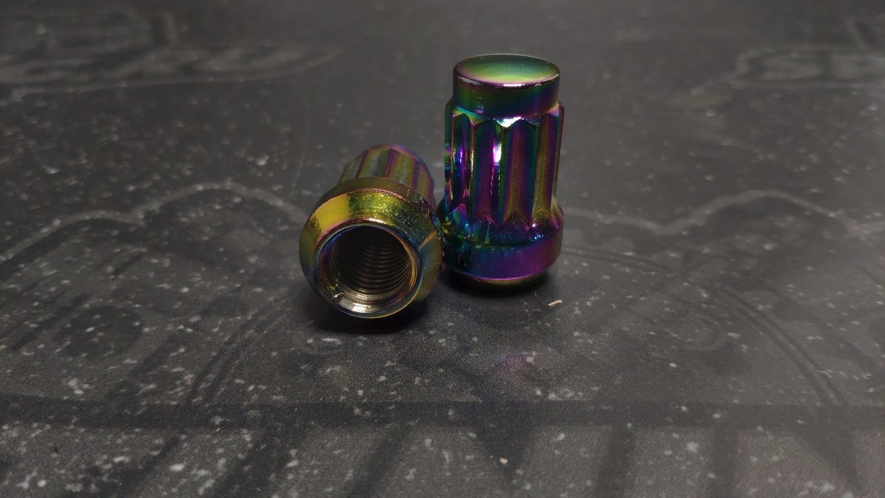 Комплект Гаек колесных M12X1,5 Радужный Титан хром, высота 33мм, 12 луч 