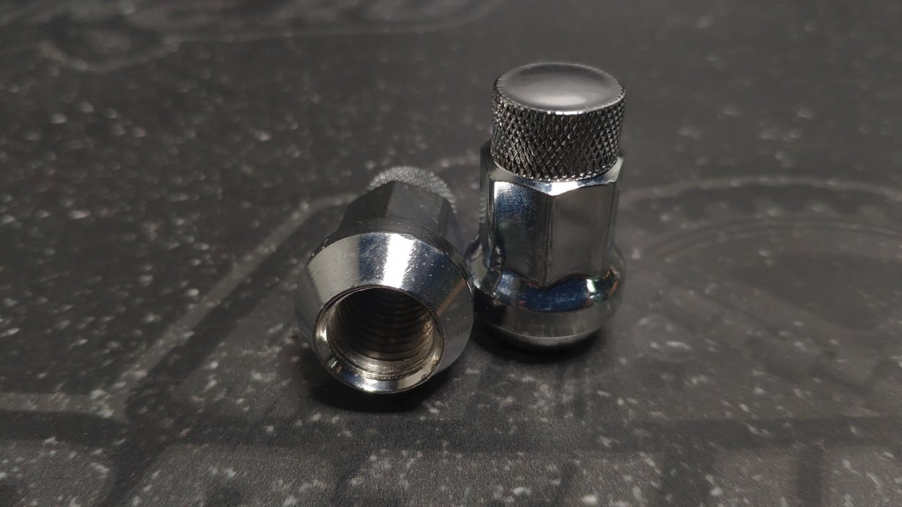 Гайка M12X1,5 Хром высота 32 мм, семигранник с накаткой