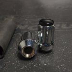 Гайки M12X1,25 Хром, высота 40мм, с черными колпачками 307444 Cr CDBA