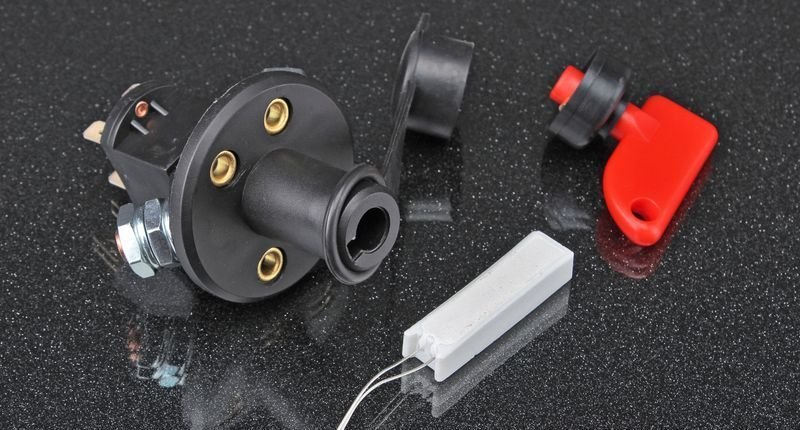 Размыкатель массы (АКБ) 12V, 6-ти контактный, с ключом флажкового типа 300A