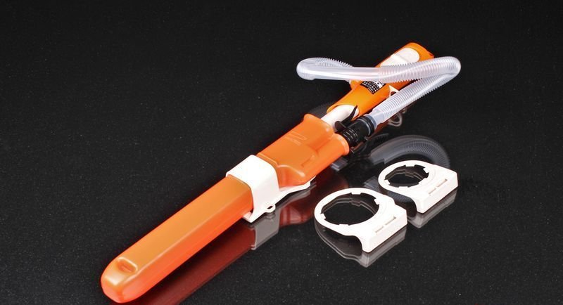 Насос для перекачки топлива, питание от батарей 2*1,5V R06 (AA), 12 л/мин,, автомат,выкл, + кейс KOSHIN