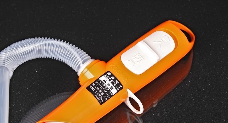 Насос для перекачки топлива, питание от батарей 2*1,5V R06 (AA), 12 л/мин,, автомат,выкл, + кейс KOSHIN