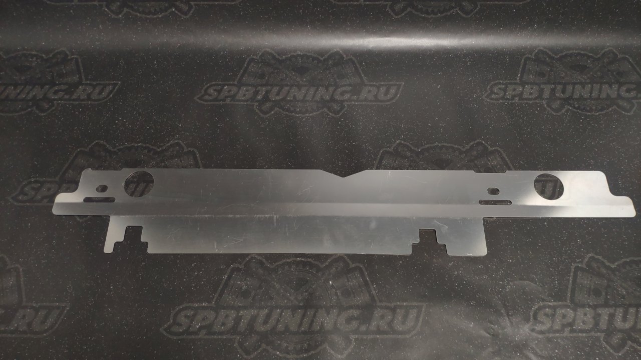 Накладка радиатора Subaru Forester SF5 алюминий