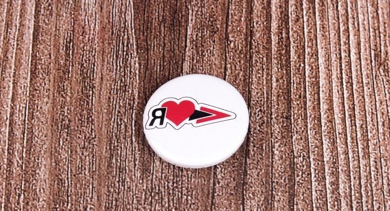 Значок металлический "I LOVE FORVARD AUTO", белый