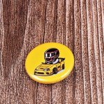 Значок металлический "GOCHA MAN", круглый, желтый