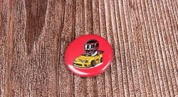 Значок металлический "GOCHA MAN", круглый, красный