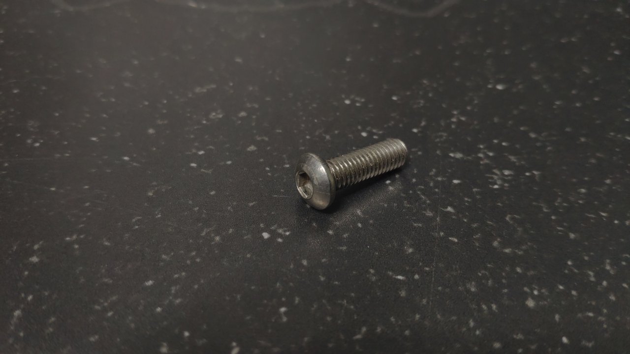 Винт с полукруг. головкой M6 x 20 нерж. сталь (A4)