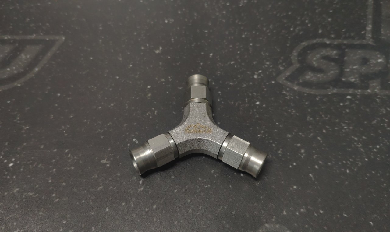 Тройник Y -3 D (шланг D-03 - шланг D-03 - шланг D-03) нерж. сталь