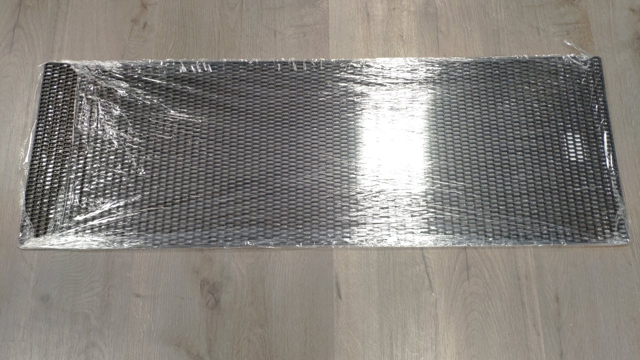 Решетка в бампер универсальная, пластик, 40*120см (мелкая сетка)