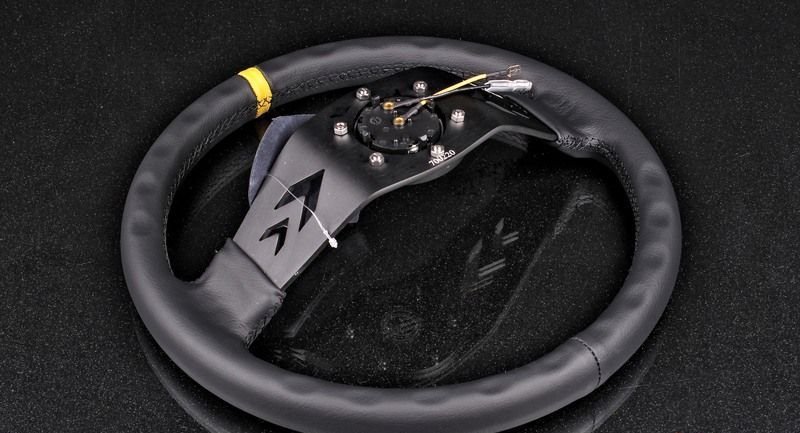 Руль NRG 350 мм, большой вылет, кожа, черная нить