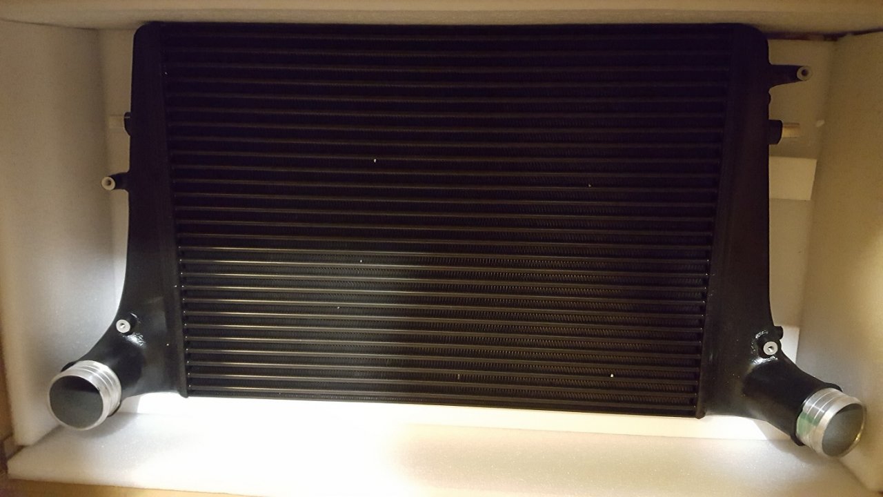 Интеркулер VW Golf 7 1,8-2,0 TSI Wagner style