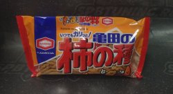 KAMEDA Kakinotane рисовые снеки с красным перцем и арахисом,200 гр.