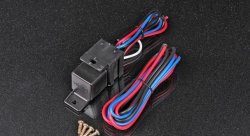 Панель управления карбон, 4 тумблера 2 положения, 1 с защитной крышкой, кнопка запуск двигателя, 12V