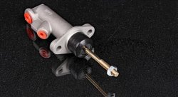 Цилиндр главный тормозной ход 0,625" универсальный (алюминиевый) 