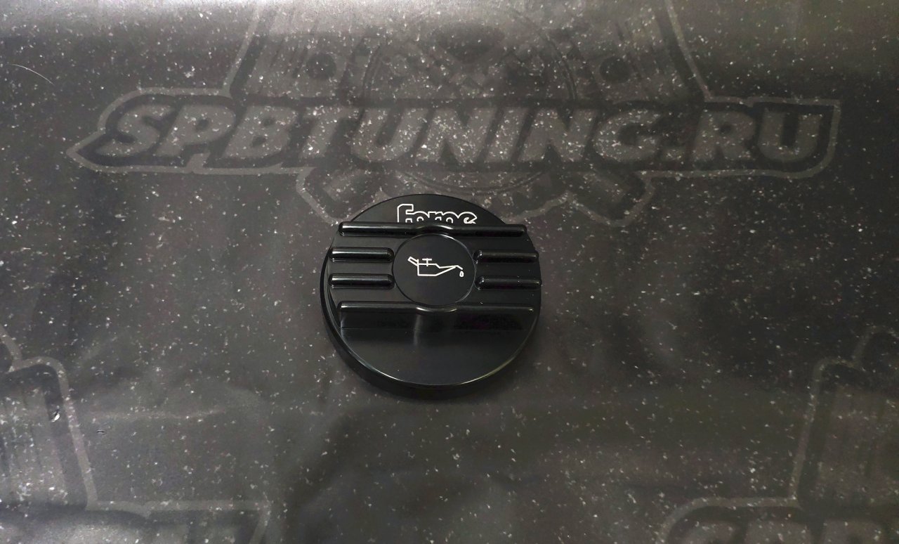 Крышка масляная VW Golf MK6 Gti, Sirocco фрезерованная