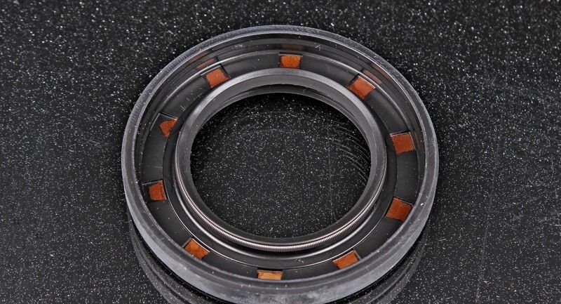 Сальник первичного вала МКПП R154 1/2 jz NOK