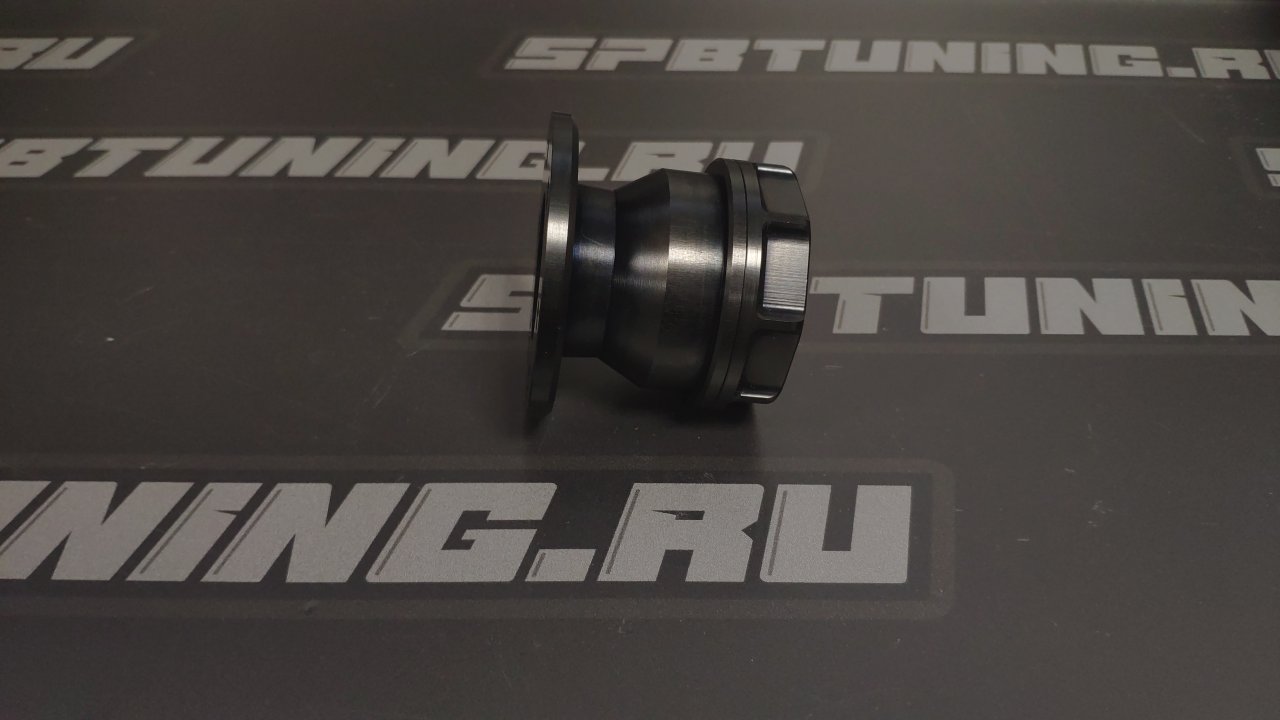 Горловина топливного бака заливная